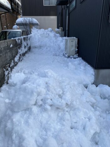 秋田県秋田市にて排雪